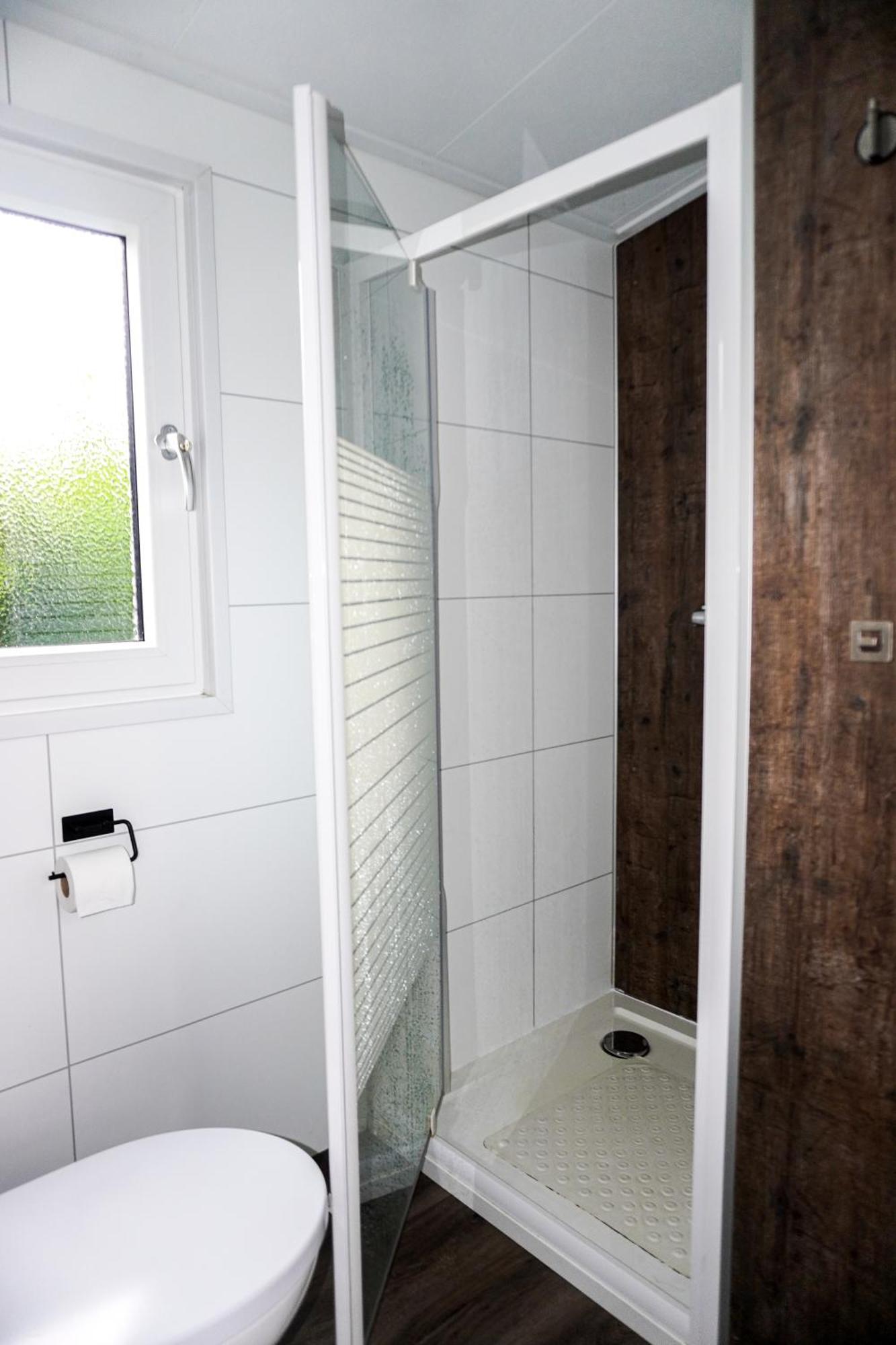 Vakantiehuis Met Vijverzicht Lathum Exterior foto