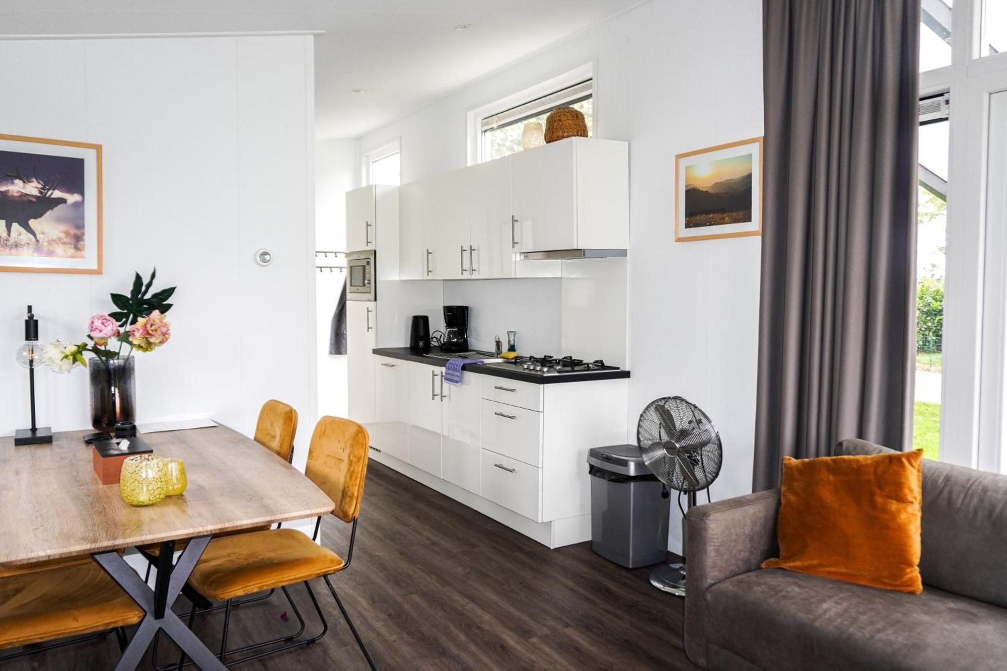 Vakantiehuis Met Vijverzicht Lathum Exterior foto