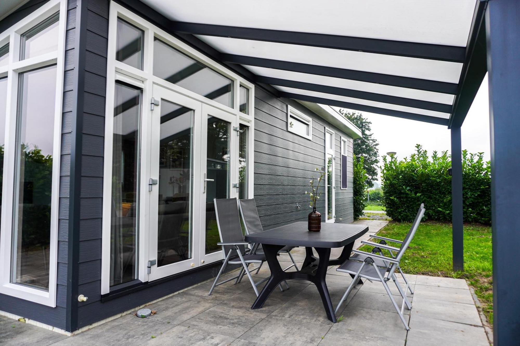 Vakantiehuis Met Vijverzicht Lathum Exterior foto